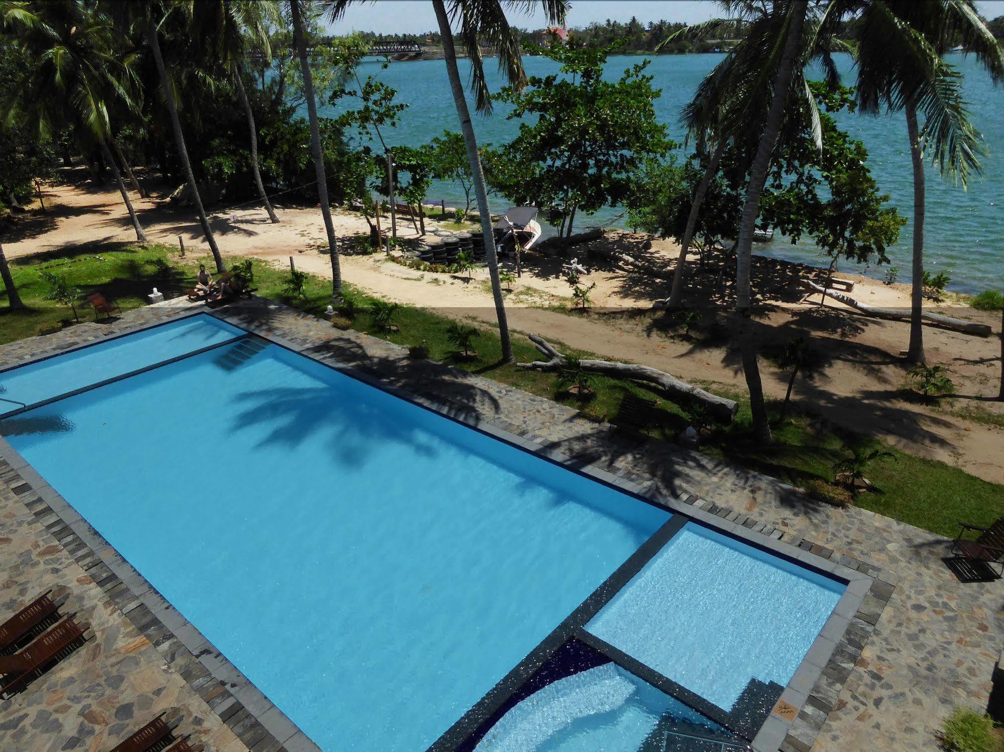 Riviera Resort Batticaloa Exterior photo